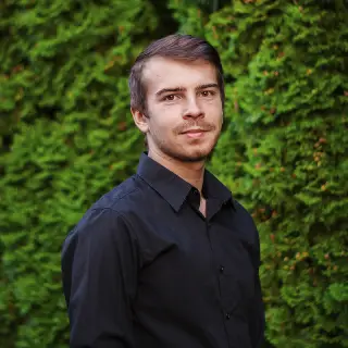 Portret: Kacper Komorowski, Full Stack Developer w 4Evolve
